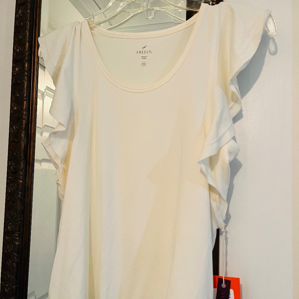 NEWFreely Cream Ruffle sleeve Top XS, Freely Yoga top, Freely Spring Summer Top